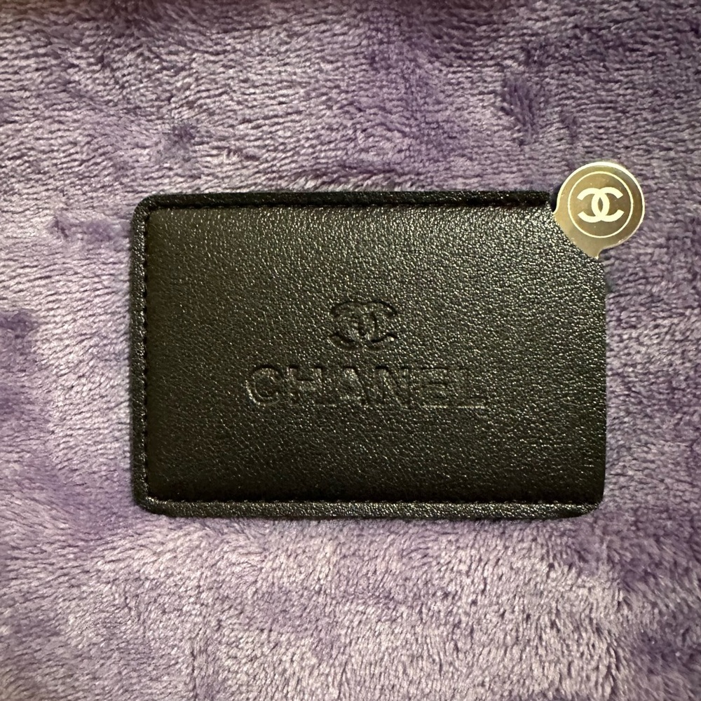 New CHANEL Black Leather Case make up mirror. NWOT - Picture 2 of 3